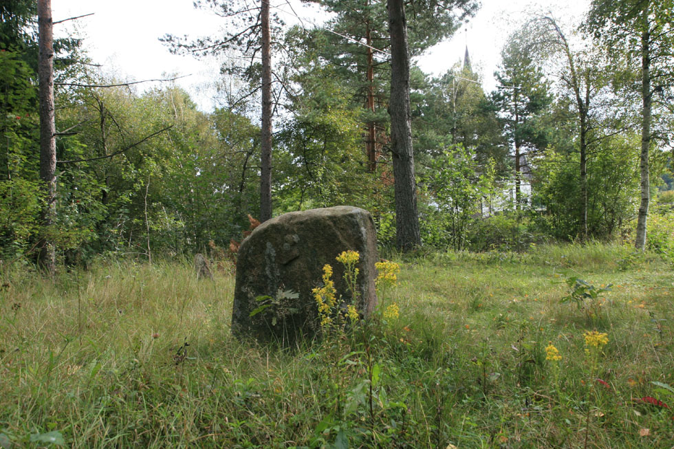 gravstein på Holt