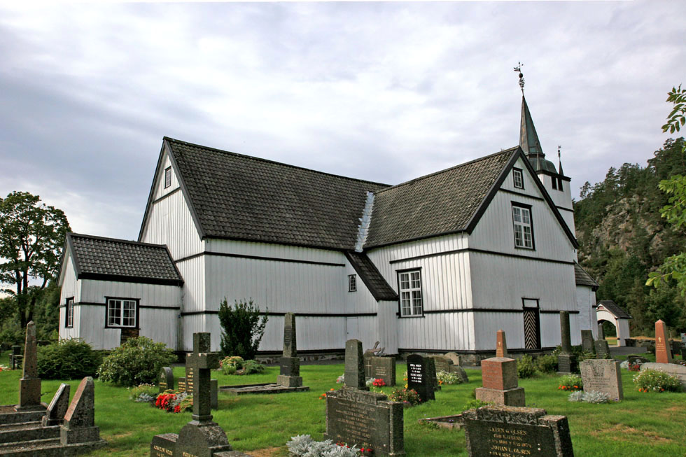 Bilde av Holt kirke og kirkegård