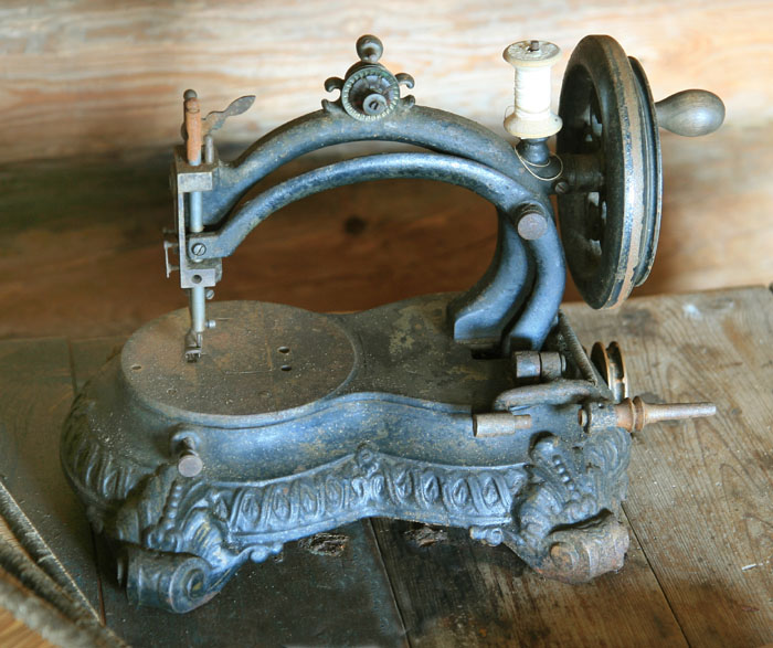 En svært tidlig modell av symaskin