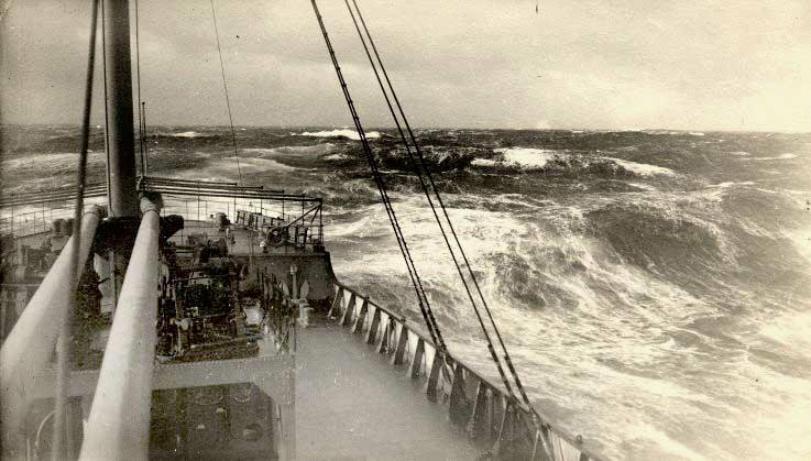 Tønnevolds rederi Dampskipet Thordis i storm på Atlanteren i 1923